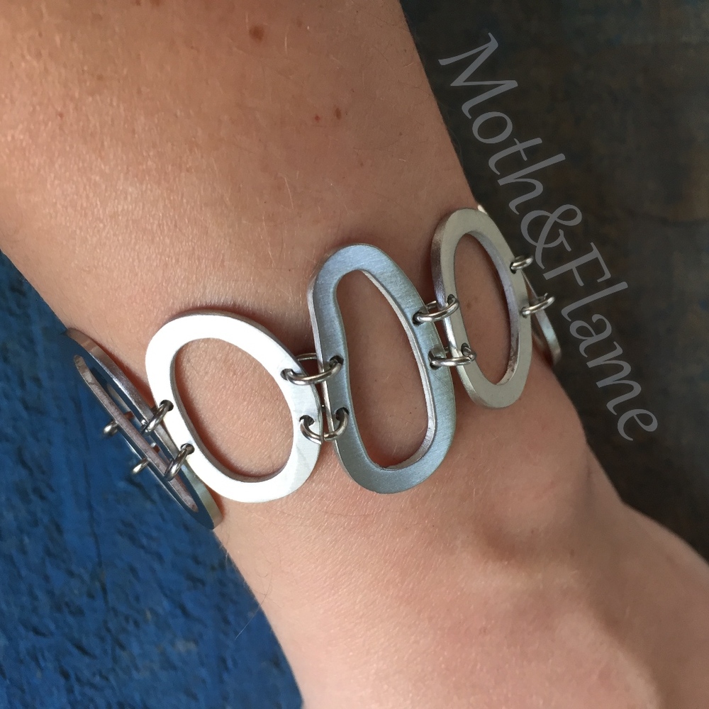 Modern Stainless Steel Circle Link Bracelet